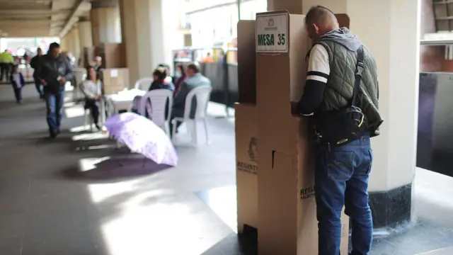 Oylamaya katılım yüzde 37'de kaldı.