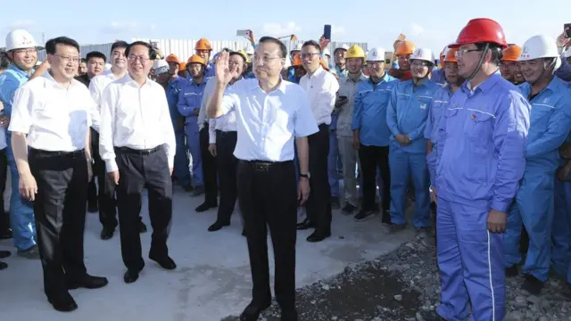 习近平在东北三省考察的同时，李克强也到访浙江省。