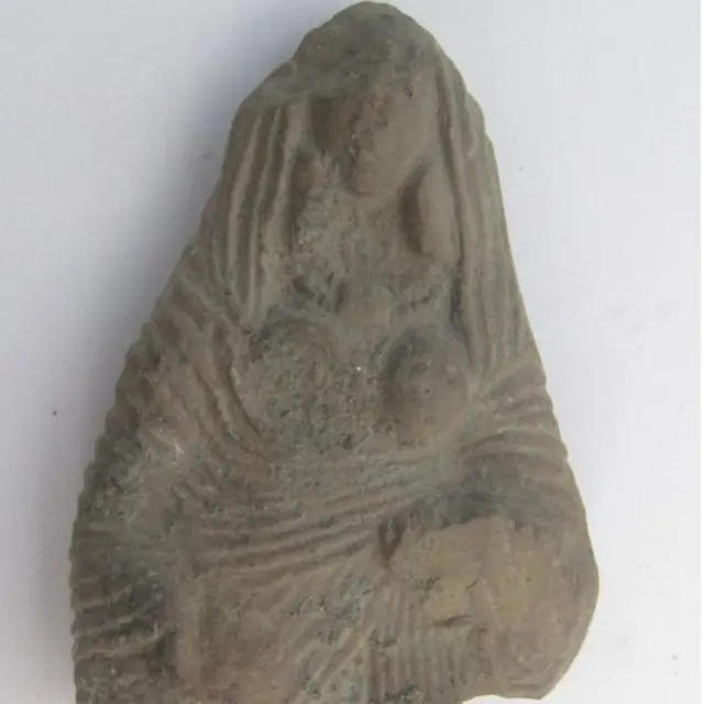 प्राचीन काल में साड़ी पहने मूर्ति