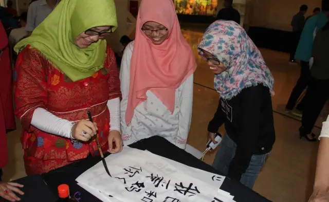 一些研究者發現,在語言學習上,青年人比兒童更有優勢。