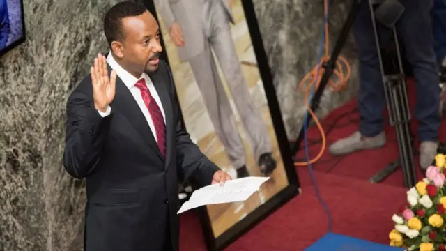 Jinsiy ona ajoyib qol ishini beradi Jinsiy ona ajoyib qol ishini beradi