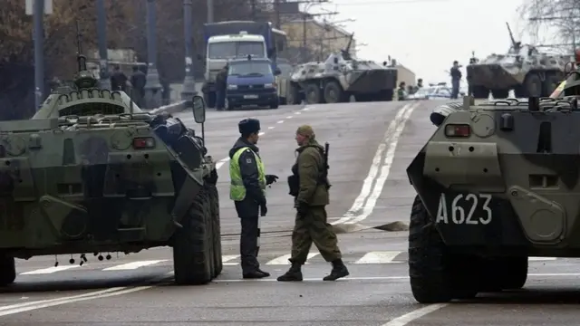 Бронетехника у театра на Дубровке