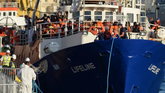 قایق سواران