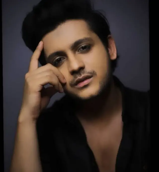 आदिश वैद्य