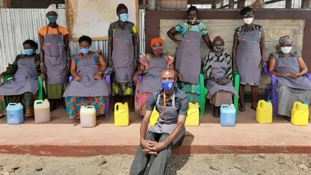 Innocent et une partie de son personnel