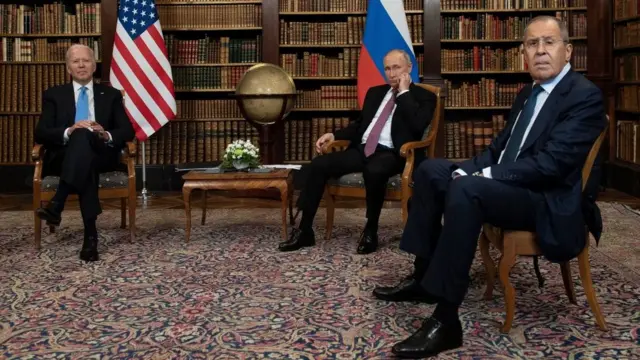 US President Joe Biden (L), Russian President Vladimir Putin (C) and Russian Foreign Minister Sergei Lavrov (R) pose for press prior to the US-Russia summit at the Villa La Grange, in Geneva on June 16, 2021