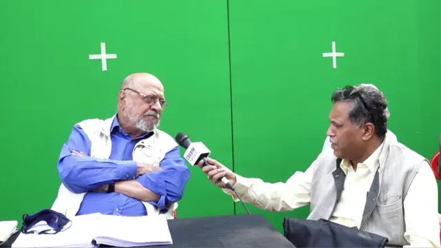 বিবিসির সঙ্গে কথা বলছেন পরিচালক শ্যাম বেনেগাল