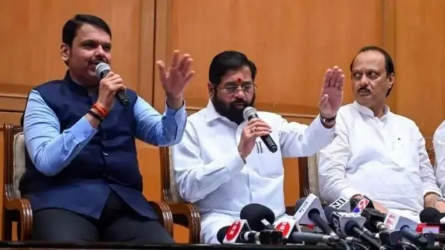 मुख्यमंत्री देवेंद्र फडणवीस आणि उपमुख्यमंत्री एकनाथ शिंदे व अजित पवार