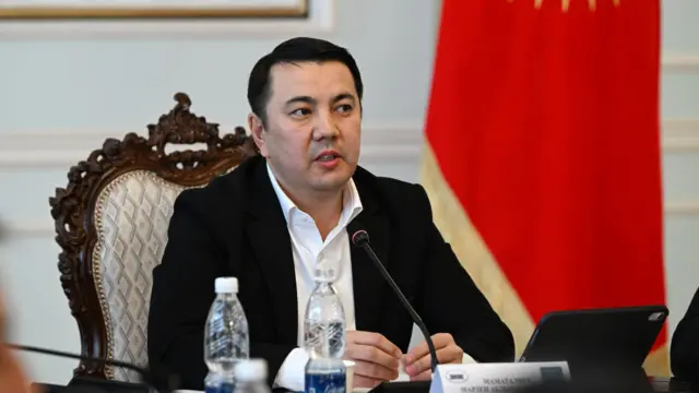 Депутат Марлен Маматалиев Кыйноолорду алдын алуу борбору Акыйкатчы институтунун функцияларын кайталап жаткандыктан, эки мекемени бириктирүү сунушу колдоо тапканын жүйөө келтирди