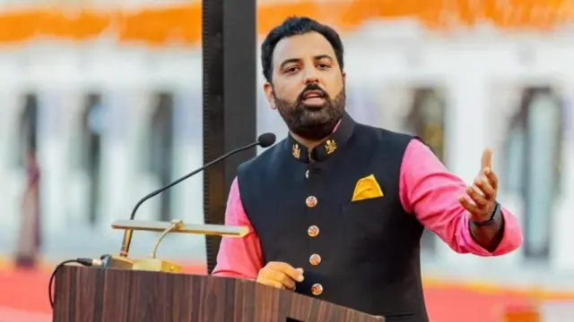 अरविंद सिंह यांचा मुलगा लक्ष्यराज सिंह यांनी मंदिर सगळ्यांसाठी खुलं आहे पण ती शक्तीप्रदर्शनाची जागा नसल्याचं म्हटलं आहे.