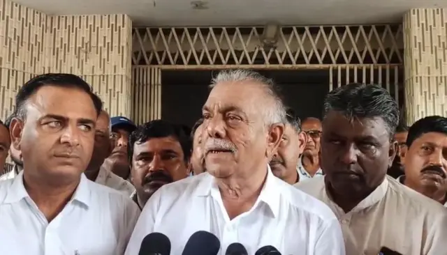 અરવલ્લી, સાબરકાંઠા, સાબર ડેરી, પશુપાલકો, દૂધઉત્પાદકો, વિરોધપ્રદર્શન, ખેડૂતો, ગુજરાત, બીબીસી ગુજરાતી