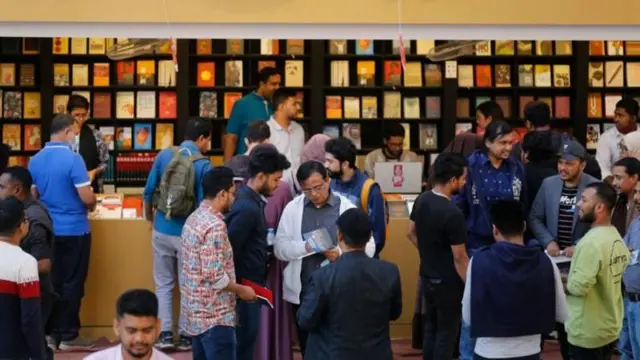 মেলায় লেখক ও পাঠকদের যোগাযোগের সুযোগ সৃষ্টি হয়।