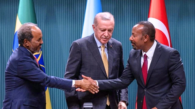 ጠቅላይ ሚኒስትር ዐቢይ፣ ፕሬዝደንት ሐሰን ሼኽ ሞሐመድ እና የቱርኩ መሪ ኤርዶዋን