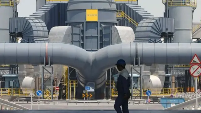 जगातील सर्वात मोठ्या धातू शुद्धीकरण कारखान्यांपैकी एक असलेल्या 'ॲल्युमिनियम बहरीन'वर हल्ला झाला आहे.