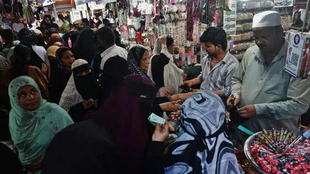 Shopkeepers say there are more browsers than buyers, as families stick to strict budgets. 