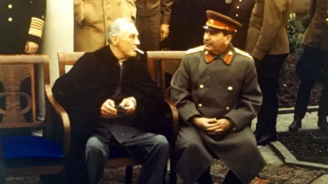 Roosevelt e Stalin na conferência de Yalta de 1945