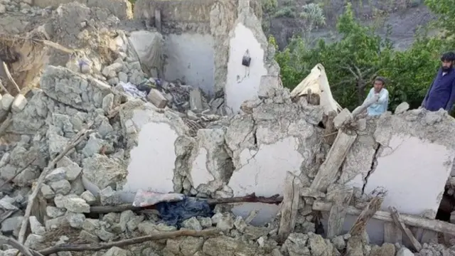 Amafoto yo mu ntara ya Paktika yerekana inyubako zasenyutse bikomeye 