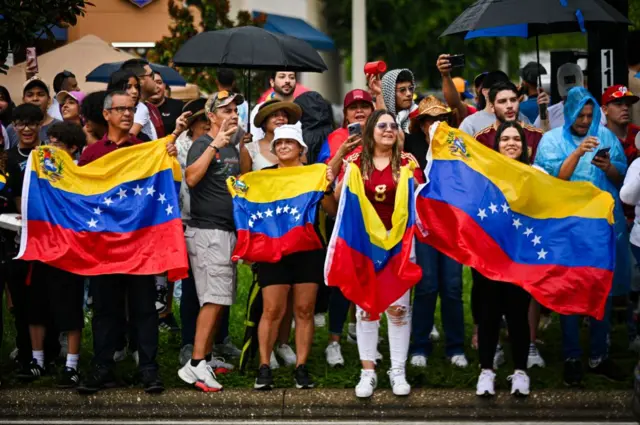 Venezolanos en una manifestación en Florida