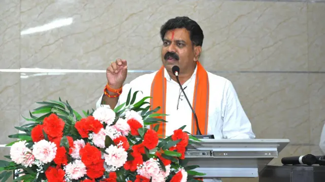 विजय शर्मा 