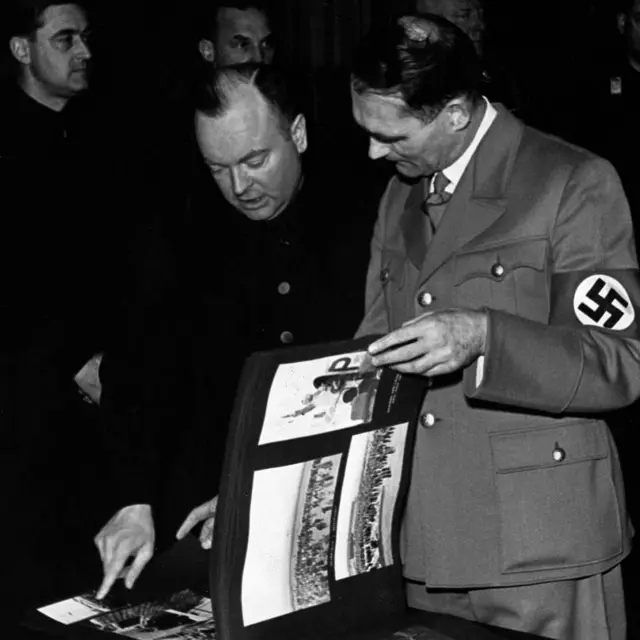 Anton Adriaan Mussert, líder del NSB, con Rudolf Hess, mano derecha de Hitler, en Múnich en 1941.