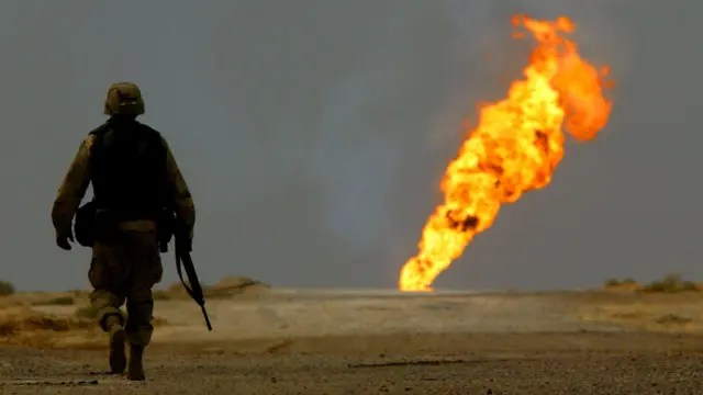 చమురుబావి మంట