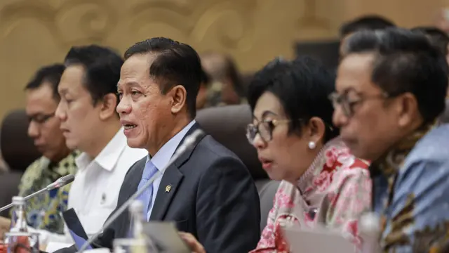 Menteri Lingkungan Hidup Hanif Faisol Nurofiq