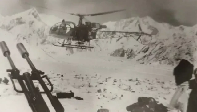 سیاچن میں لاشوں کو ہیلی کاپٹر سے نیچے لیجانا ایک مشکل مرحلہ ہوتا ہے