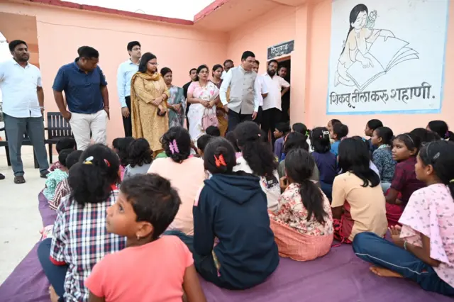 जपतलाई आश्रमशाळेतील घटनेनंतर घटनास्थळाकडे मंत्री, अधिकाऱ्यांचे दौरे सुरू झाले.
