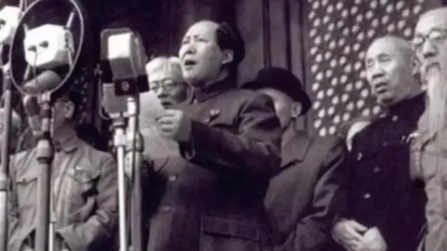 Mao Zedong akitangaza kuanzishwa kwa Jamhuri ya Watu wa China
