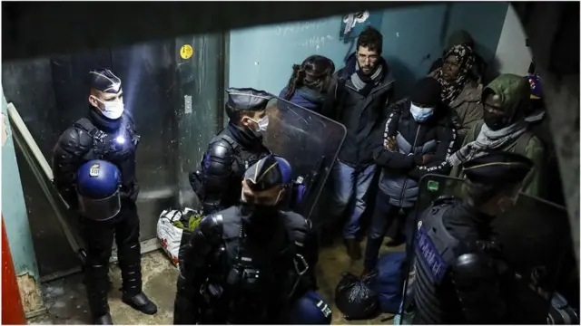 巴黎警察清理了优素福曾经居住过的占屋区。