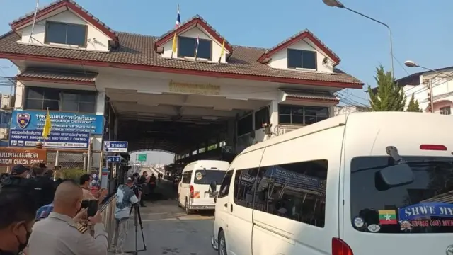 Myanmar Thai broder birdge