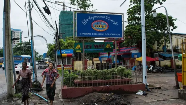 လူတဦးချင်းအပေါ်မှာသာကမ စီးပွားရေးလုပ်ငန်းတွေကိုလည်း ပစ်မှတ်ထားဒဏ်ခတ်နေ