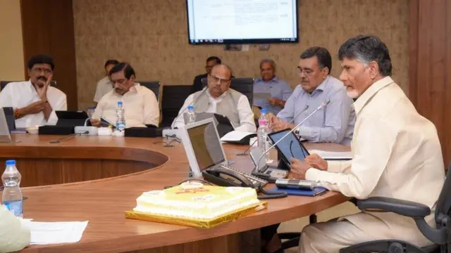 ఏపీ ప్రభుత్వం, చంద్రబాబు