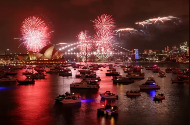 ਓਪੇਰਾ ਹਾਊਸ ਅਤੇ ਸਿਡਨੀ ਹਾਰਬਰ ਬ੍ਰਿਜ 'ਤੇ ਸ਼ਾਨਦਾਰ ਆਤਿਸ਼ਬਾਜ਼ੀ