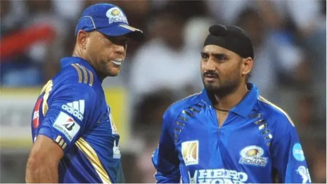 ఆండ్రూ సైమండ్స్, హర్భజన్