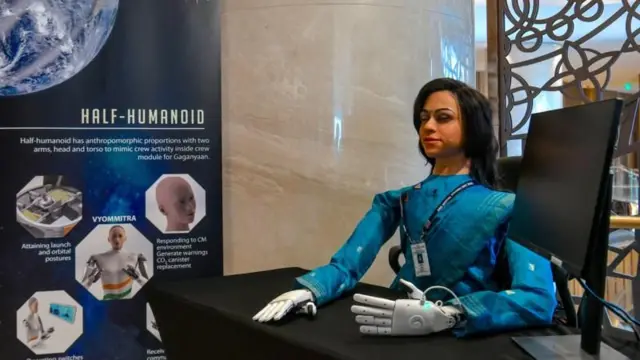मॉडेल अंतराळवीर व्योममित्रा