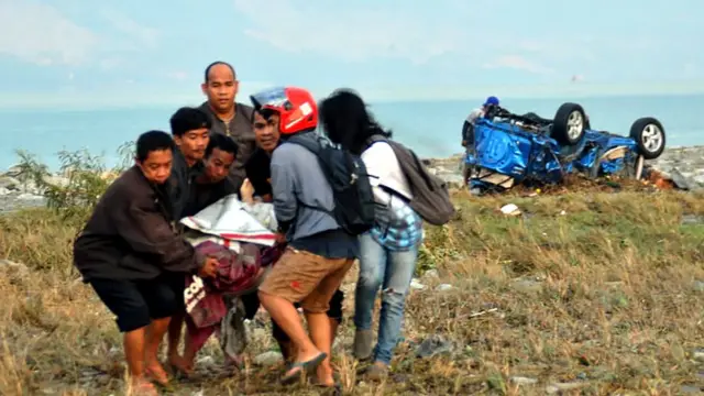 انڈونیشیا میں زلزلے کے بعد سونامی