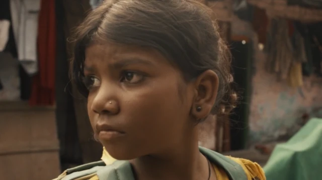 चित्रपटात अनुजाची भूमिका करणारी सजदा