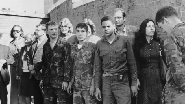 1979ஆம் ஆண்டு இறுதியில் பிடித்து வைக்கப்பட்டிருந்த 52 அமெரிக்க பிணைக் கைதிகள்