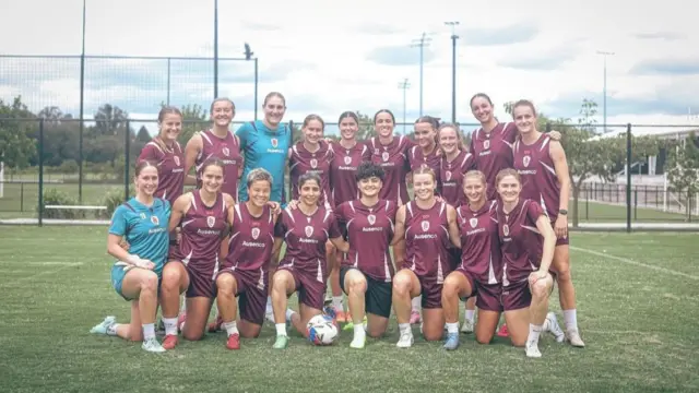 باشگاه بریزبین رور امروز به‌طور رسمی از فاطمه پسندیده و عاطفه رمضانی زاده در مجموعه تمرینی خود استقبال کرد تا در تمرینات تیم زنان لیگ ای شرکت کنند و همچنان متعهد است در مسیر طی کردن مراحل بعدی، محیطی حمایتی برای آن‌ها فراهم کند.