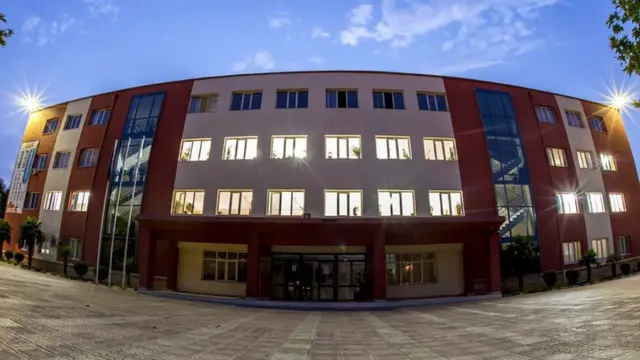 İstək liseyinin Gəncə şəhərində yerləşən kampusu