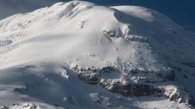 చింబరాజో, ఈక్వెడార్, భూమధ్య రేఖ, ఎవరెస్ట్ శిఖరం