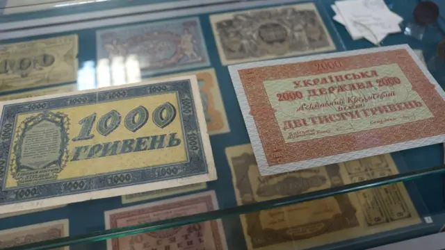 1000 і 2000 гривень