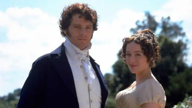 صحنه‌ای از فیلم غرور و تعصب، جنیفر ال در نقش الیزابت بنت و کالین فرث در نقش آقای دارسی 