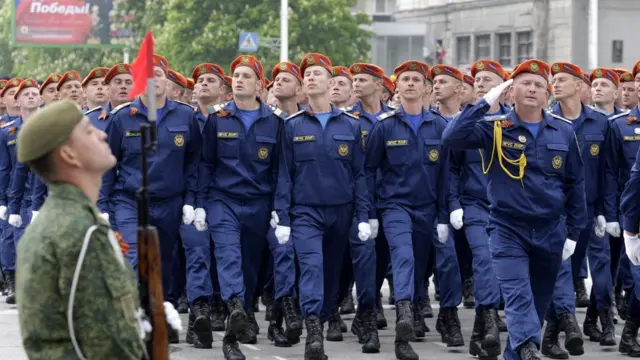 Народна міліція на параді