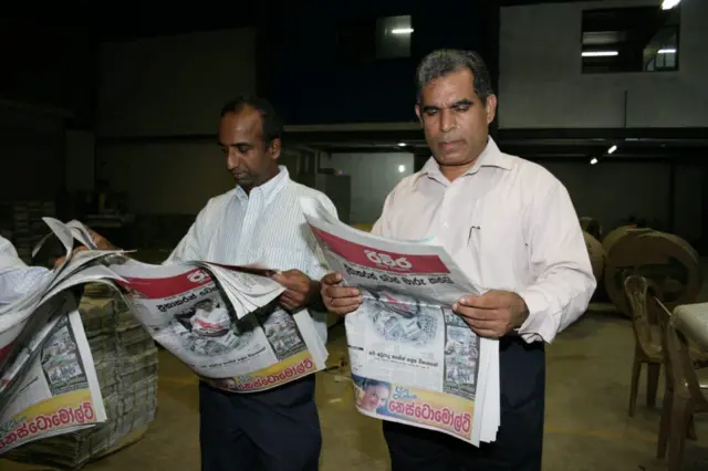 ඔහු ශ්‍රී ලංකාව අතහැර යාමට පෙර රිවිර පුවත්පතේ ප්‍රධාන කර්තෘ ධූරය දරමින් සිටියේ ය.