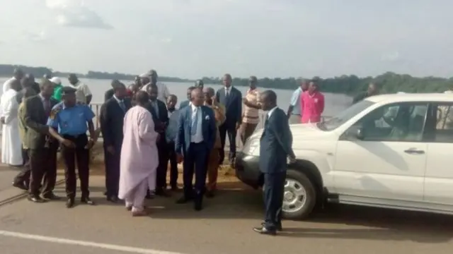 Les autorités ont déclaré jeudi avoir retrouvé les pièces d'identité de Monseigneur Benoit Mballa et un mot dans lequel il dit : "Je suis dans l'eau".