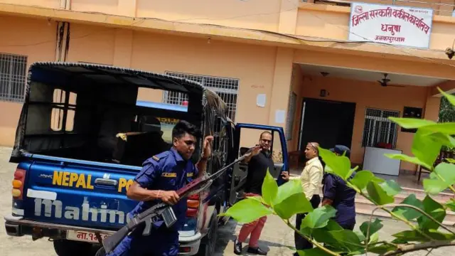 धनुषामा जिल्ला सरकारी वकिलको कार्यालयमा कैलाश सिरोहिया