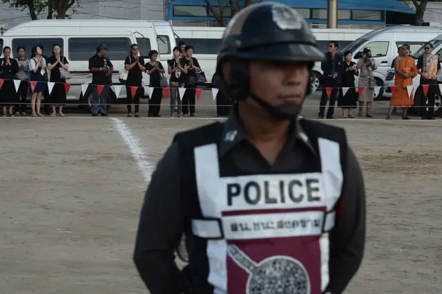 พิธีปักหมุด, โบราณพระราชประเพณี, พระเมรุมาศ, พระราชพิธีถวายพระเพลิงพระบรมศพ, พระบาทสมเด็จพระปรมินทรมหาภูมิพลอดุลยเดช, กรมศิลปากร, กระทรวงวัฒนธรรม