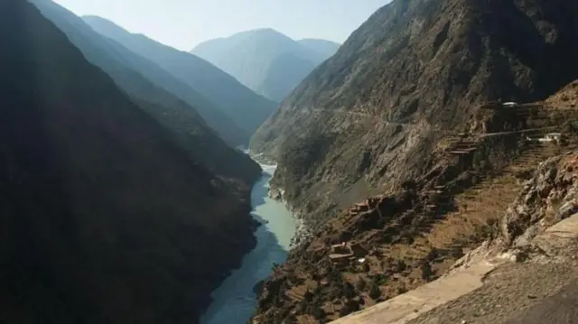 సింధు నది, బంగారం, యంత్రాలు, పాకిస్తాన్, భారత్, పంజాబ్